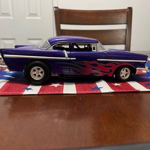 Die-cast Collectible 1:18 HOT WHEELS Custom 57 Chevy Purple